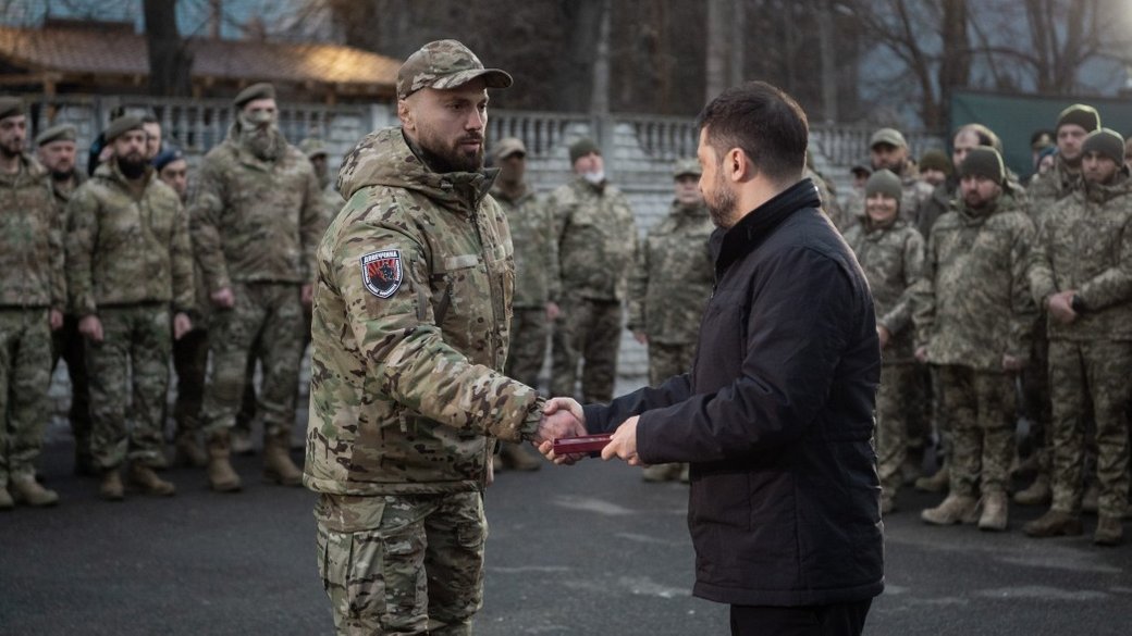 Зеленський вручив командиру стрілецького батальйону поліції Донеччини орден Богдана Хмельницького ІІІ ступеня